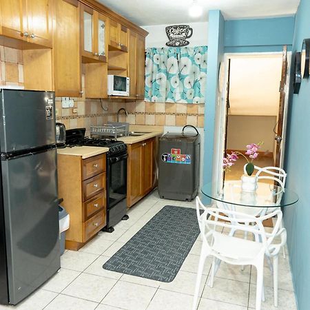 Finest Accommodation Oxford Manor One Bedroom Apt # 27 Kingston Dış mekan fotoğraf