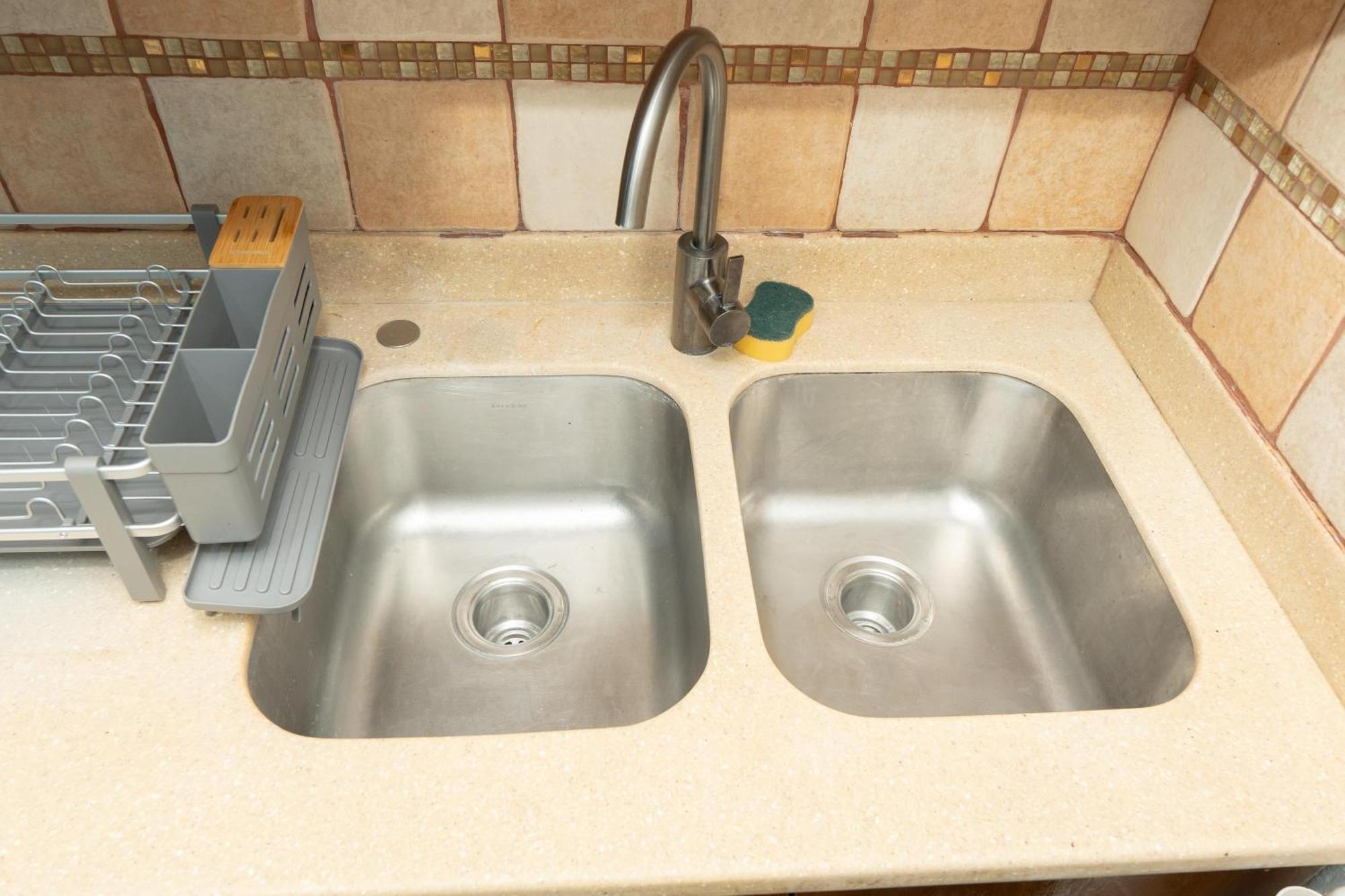 Finest Accommodation Oxford Manor One Bedroom Apt # 27 Kingston Dış mekan fotoğraf