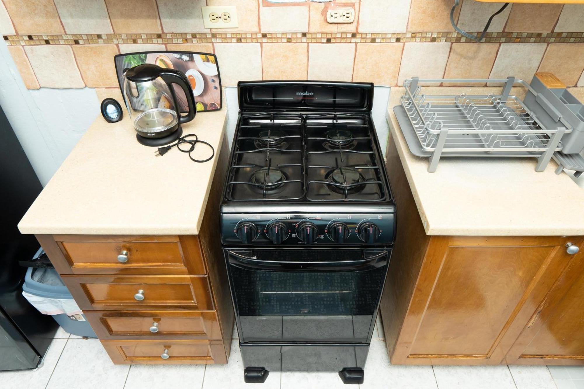 Finest Accommodation Oxford Manor One Bedroom Apt # 27 Kingston Dış mekan fotoğraf