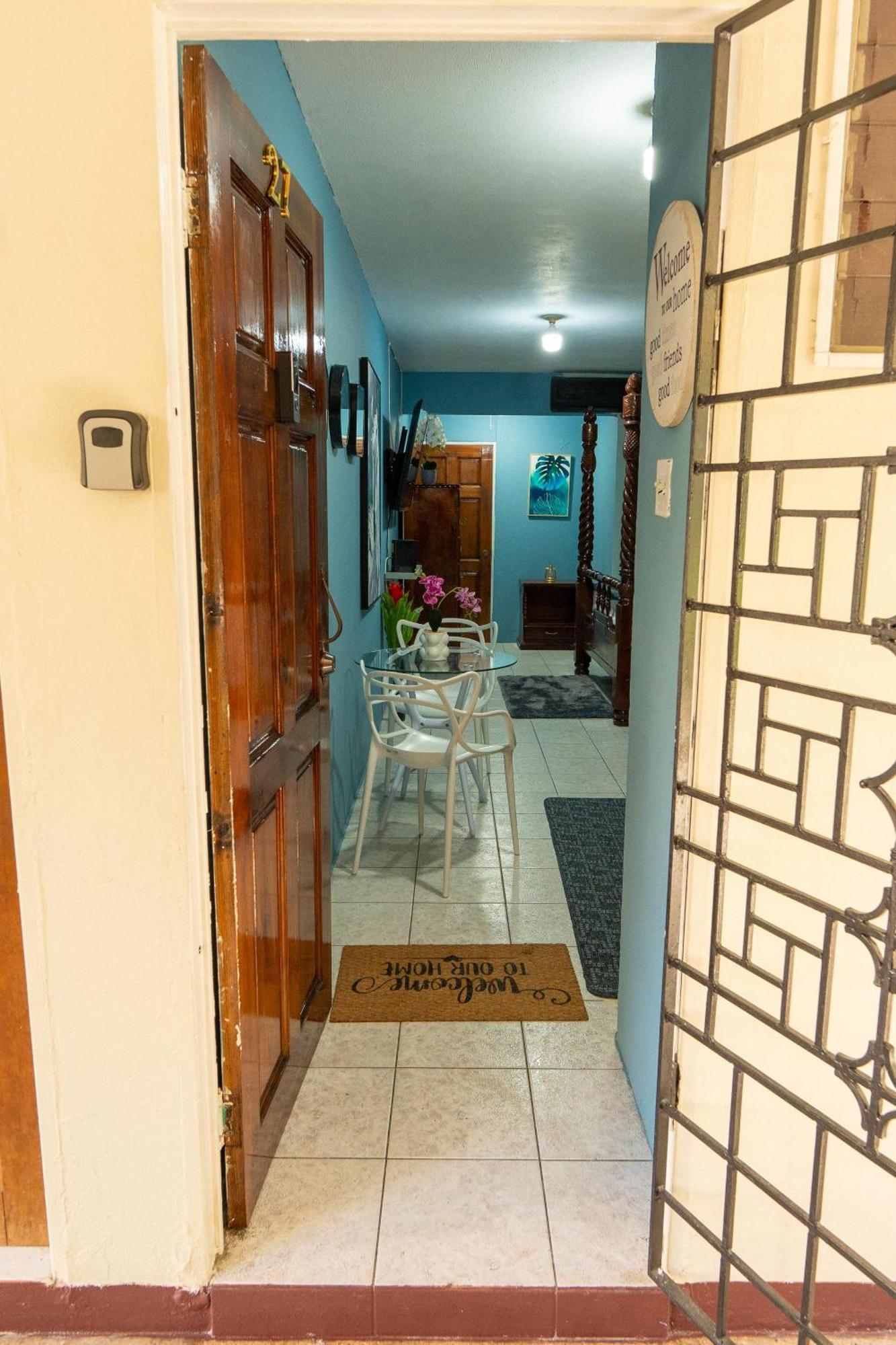 Finest Accommodation Oxford Manor One Bedroom Apt # 27 Kingston Dış mekan fotoğraf